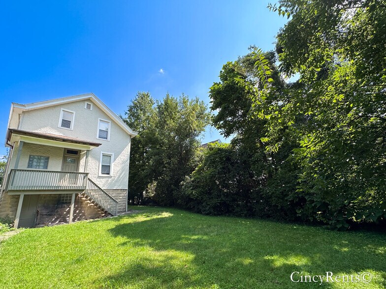 Building Photo - 3645 Zinsle Ave