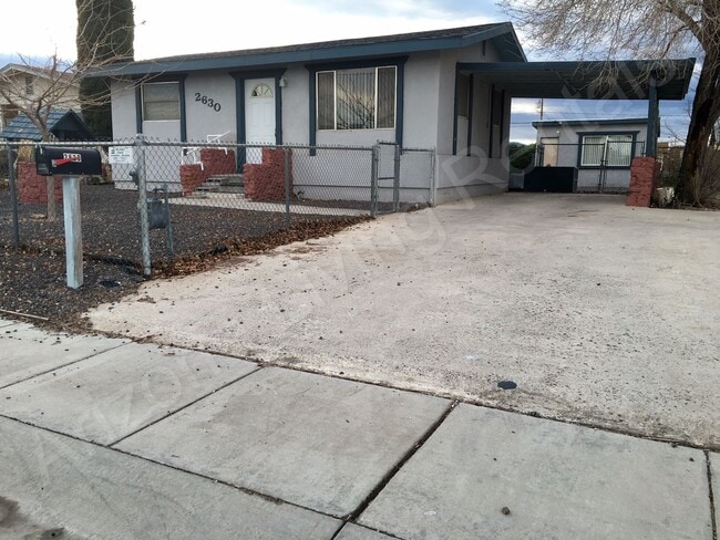 Building Photo - COZY TWO BEDROOM HOME