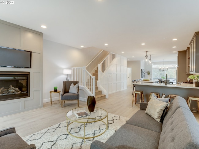 Primary Photo - 3815 SE Tenino St