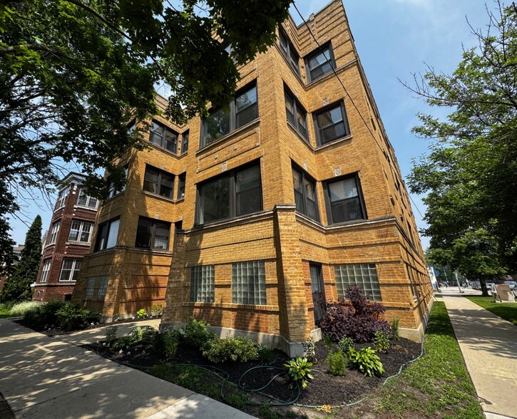 Building Photo - 5003 N Sawyer Ave