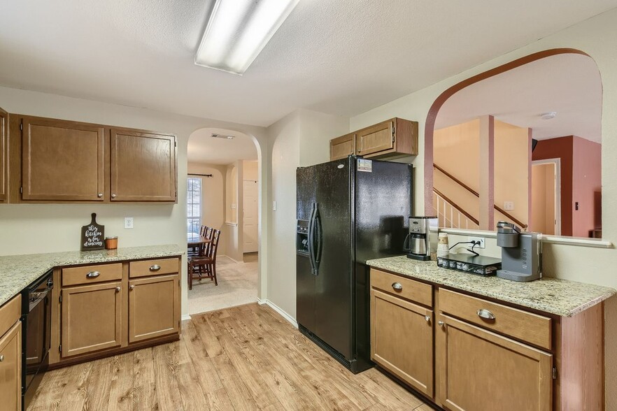 Building Photo - 10430 Tiger Field