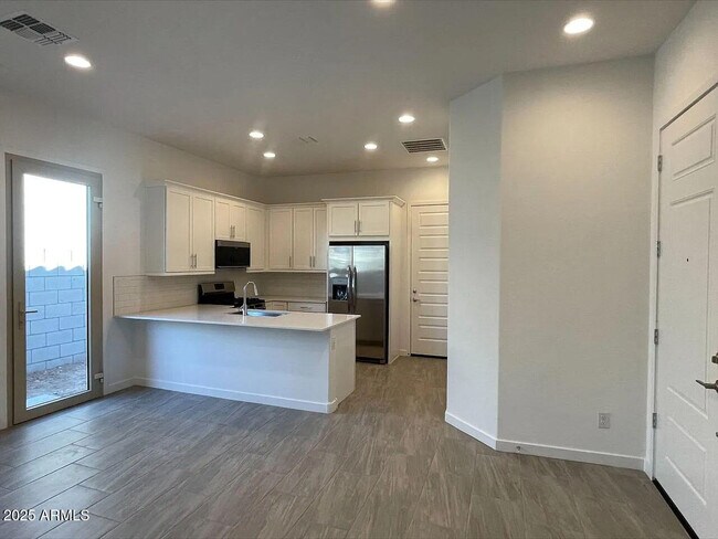 Building Photo - 207 E Gemini Pl