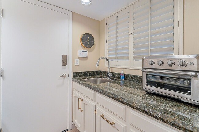 Building Photo - Your Arizona Retreat Awaits Your Arrival!