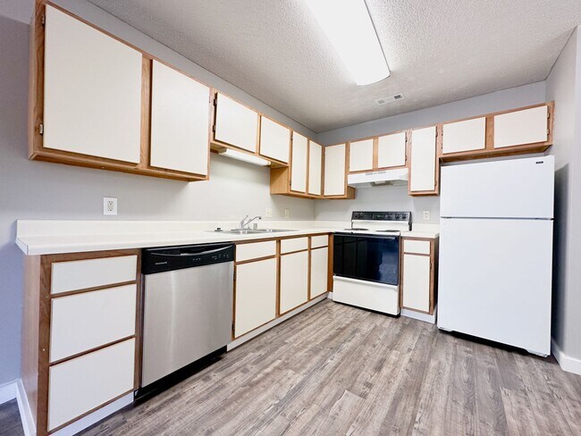 Building Photo - 1444-1446 N Dawn Drive