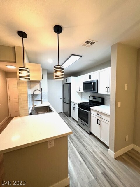 Building Photo - 2200 S Fort Apache Rd