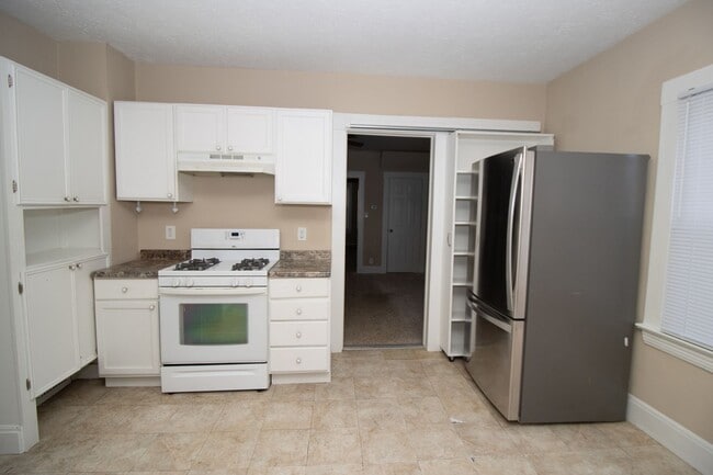 Building Photo - 3286 W 84th St