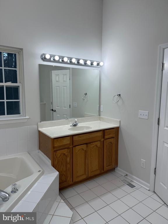 Building Photo - 6407 Sunset Rd