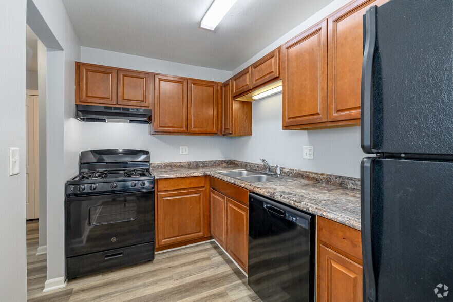 Primary Photo - Fountain West Apartments