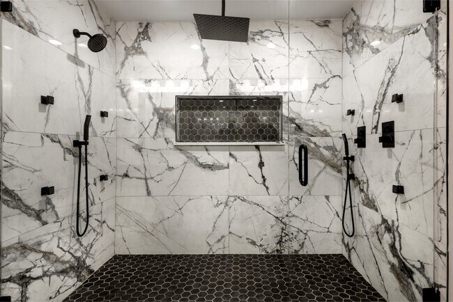 Building Photo - 24 Hornsilver Pl