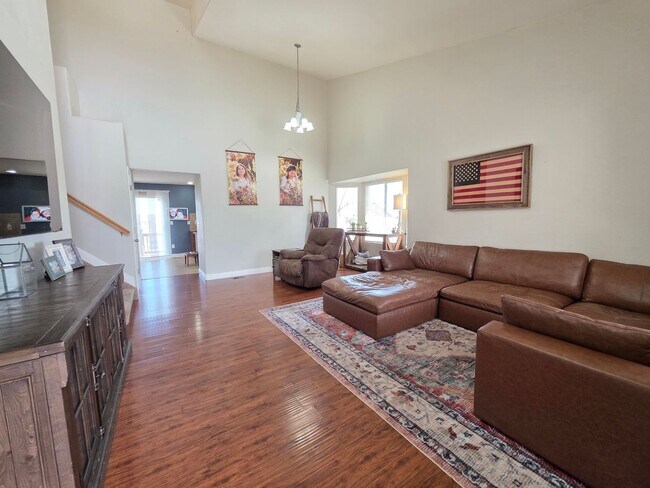 Building Photo - 8807 Silver Glen Dr