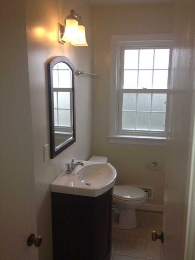 Building Photo - 5307 W Franklin St