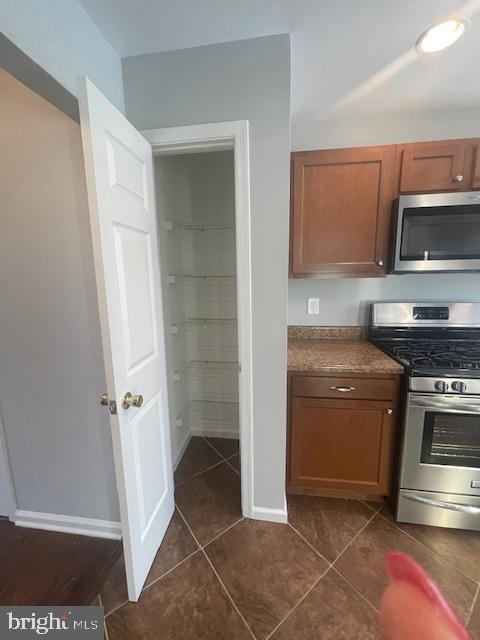 Building Photo - 25 Sir Thomas Ln