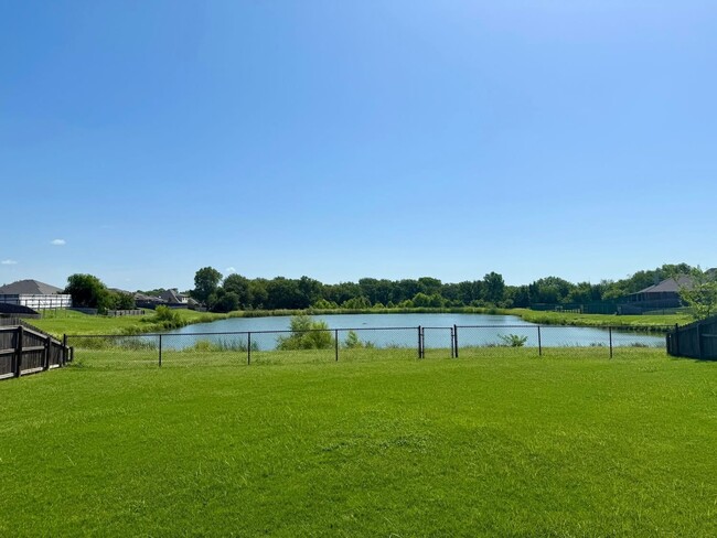 Building Photo - 402 Boggy Creek Dr
