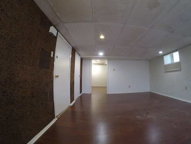Building Photo - 5439 Baywood St