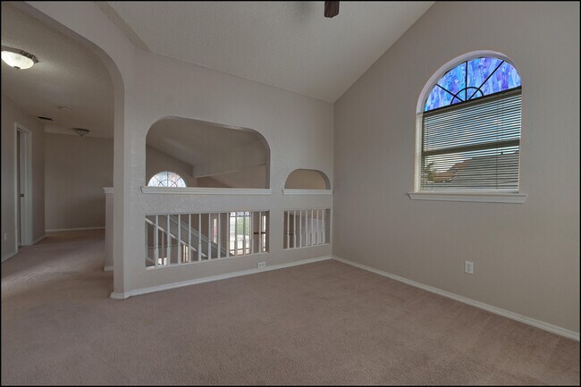 Building Photo - 7456 Luz De Lumbre Ave