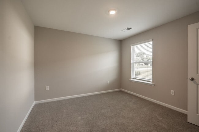 Building Photo - 103 Ashwood Wy