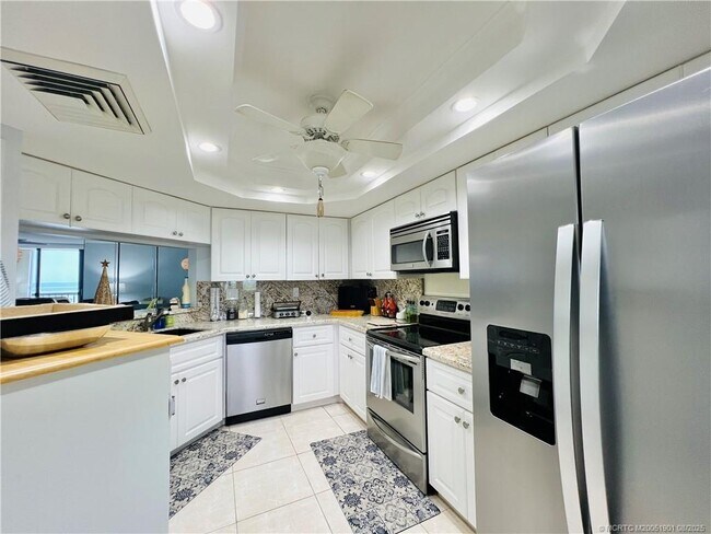 Building Photo - 9500 S Ocean Dr