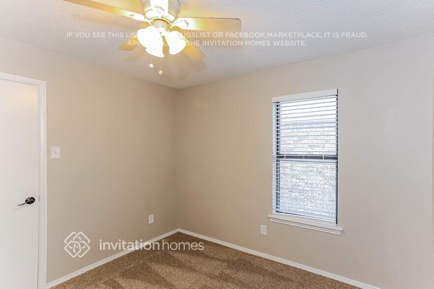 Building Photo - 427 Dawn Dr