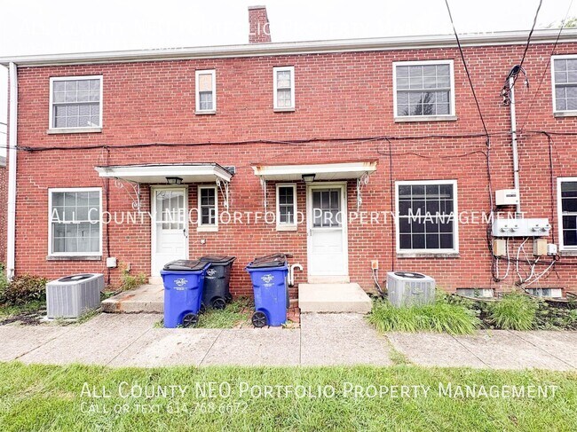 Building Photo - 2139 Ridgeview Rd