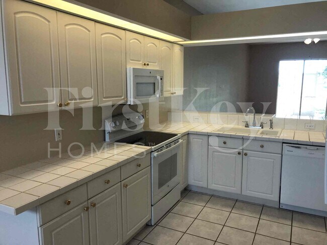 Building Photo - 1036 SE 11th St