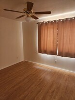 Building Photo - 14404 N 57th Dr