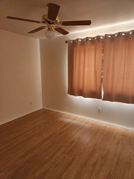 Primary Photo - 14404 N 57th Dr