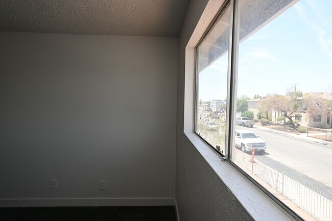 Building Photo - 1512 Cobb Ln