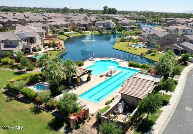 Building Photo - 948 W Yosemite Dr