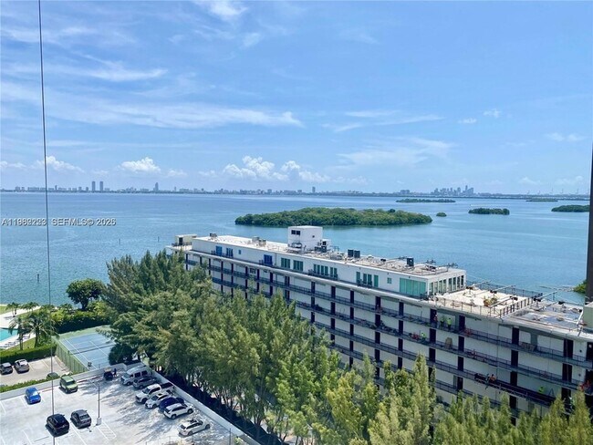 Building Photo - 780 NE 69th St