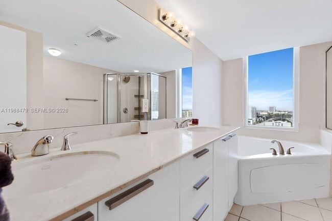 Building Photo - 16699 Collins Ave