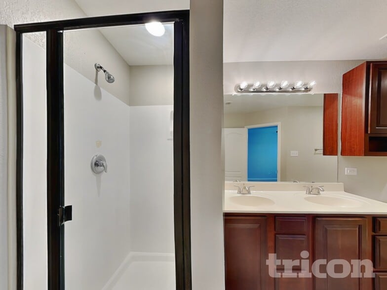 Building Photo - 2310 Cats Paw View