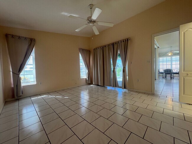 Building Photo - $2,095 ** AVAIL 9/1/25 ** LAKE SUZY ** 3 Bed / 2 Bath, Single Family Home with Lake View