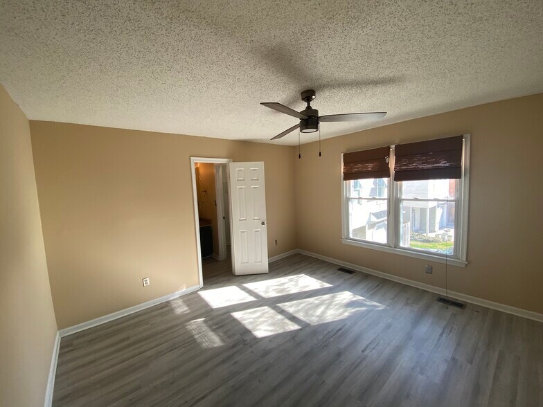 2nd floor back room - 524 Pine Tops Ct