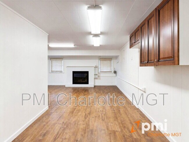 Building Photo - 1140 Bevis Dr