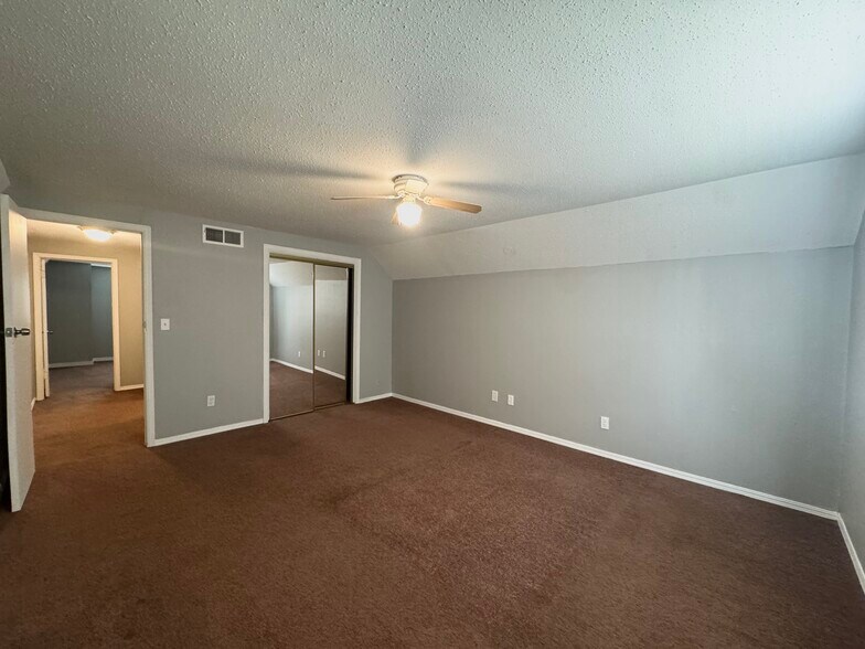 Building Photo - 3029 SW 62nd St