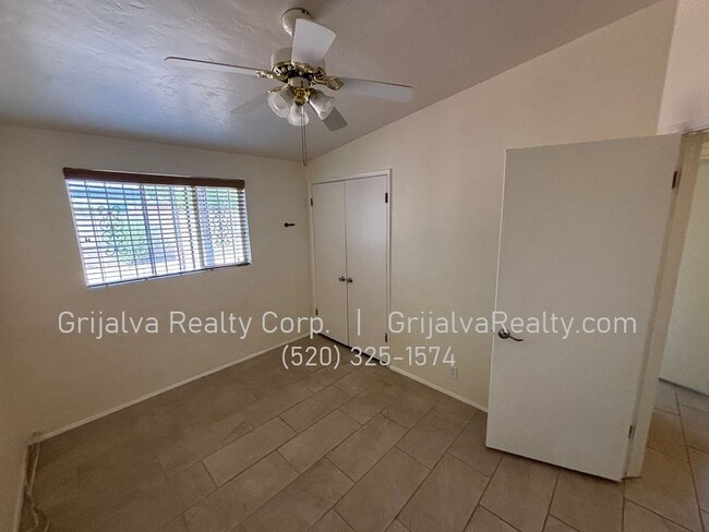 Building Photo - Beautiful 4 Bedroom 3 Bath Brick House for...