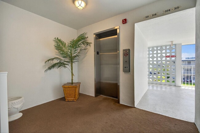 Building Photo - 110 Shore Ct