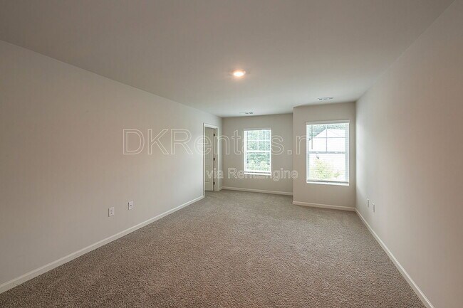Building Photo - 3031 Greyton Dr