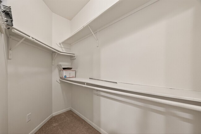 Building Photo - 6922 Summer Bridge Ln
