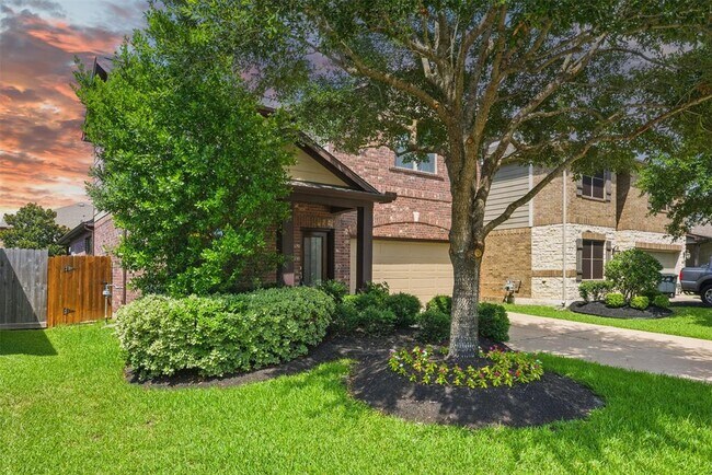 Building Photo - 27154 Harvest Pointe Ln