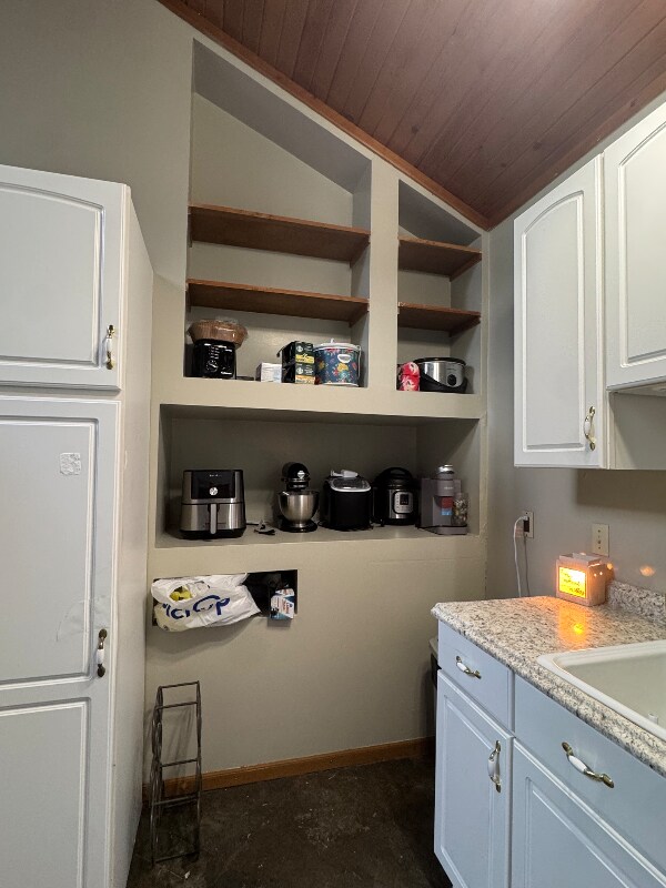 Building Photo - 112 S Virginia St