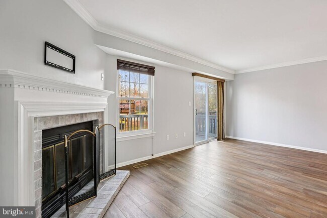 Building Photo - 1305 Riverwood Way