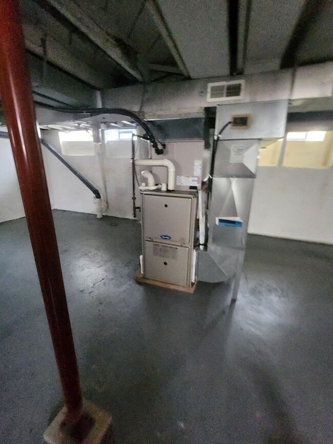 Building Photo - 97 E Emerling Ave