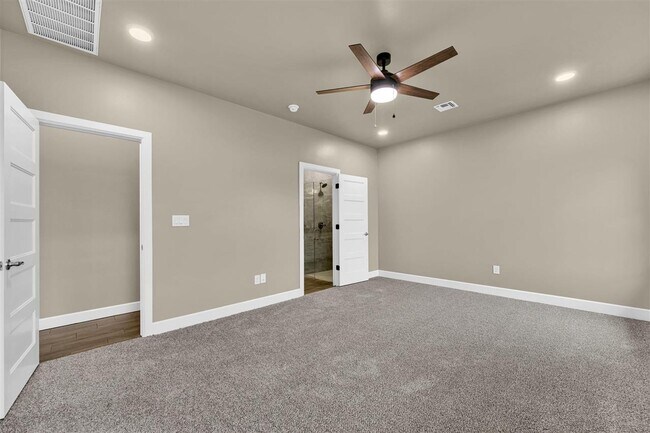 Building Photo - 2608 SW 68th St
