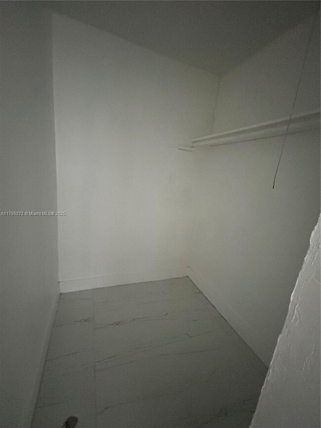 Building Photo - 2135 NE 170th St