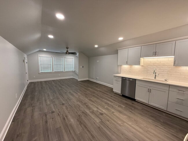 Building Photo - 2023 Moores Ford Rd