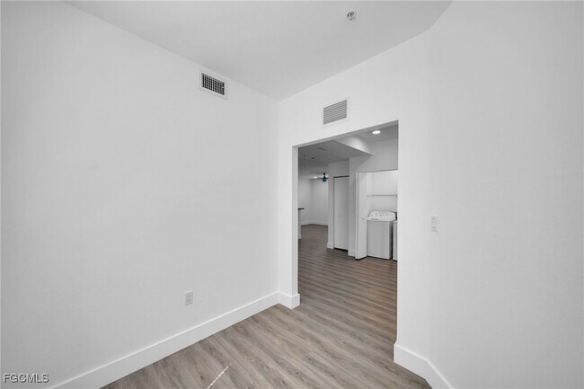 Building Photo - 275 SW 4th St