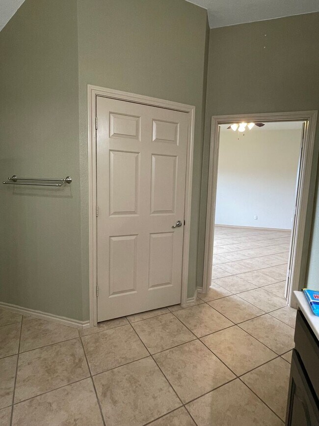 Building Photo - Beautiful Tehama Ridge Home in Cul-de-sac ...