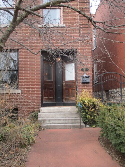 arsenal entry - 3457 Arsenal St