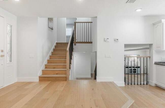 Building Photo - Vintage Hills, Pleasanton 4 Bed, 3 Ba., So...
